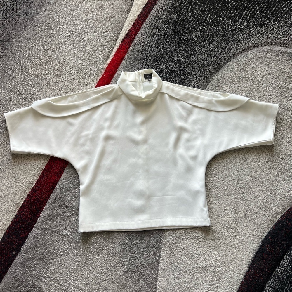 Gracia White Slit Long Sleeve Top